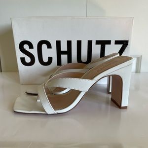 SCHUTZ White Leather Thong Sandals 6/36 EUC